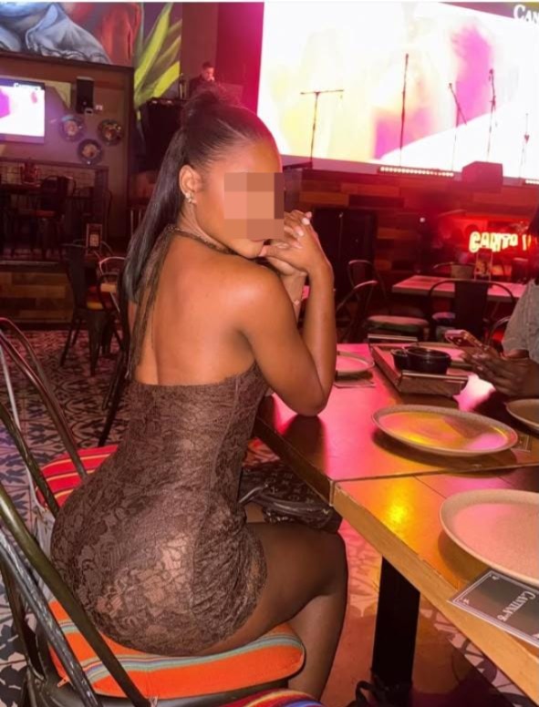 QUITAME MIS TANGUITAS CON LA BOCA EN IBIZA