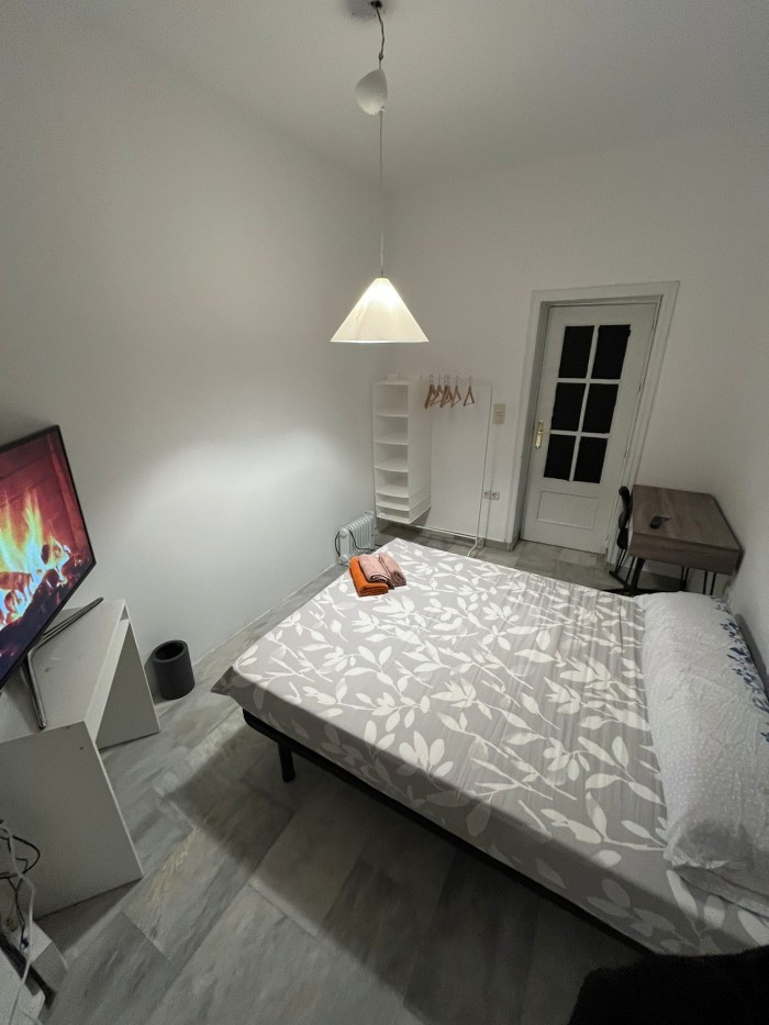 OPORTUNIDAD: SE ALQUILAN HABITACIONES EN GRANADA