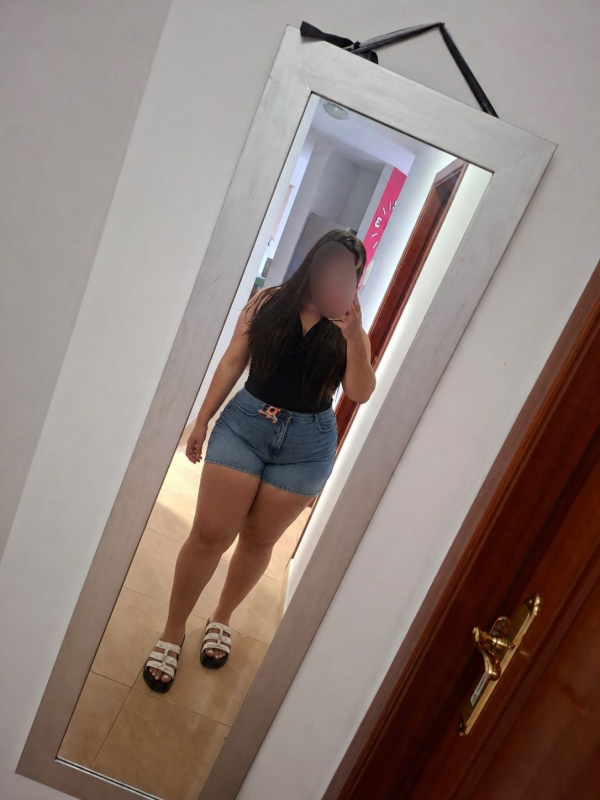 677854610 reina de tus travesuras en San Isidro