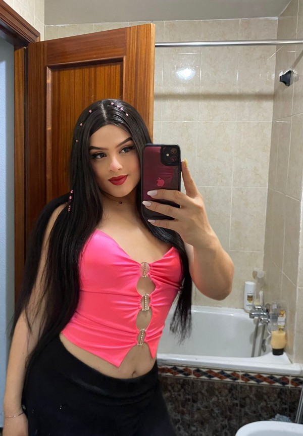 DE REGRESO, JOVENCITA TRANS FULL LECHERA Y CACHONDA A TOPE