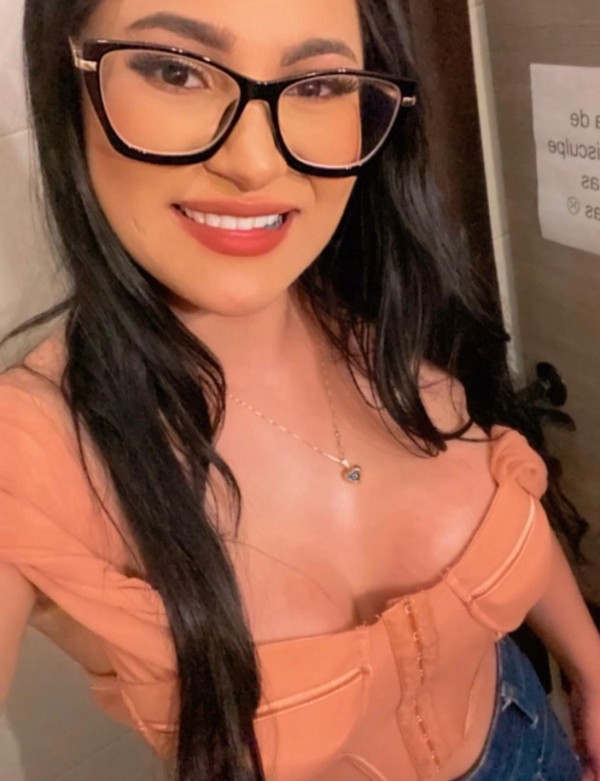 VALERIA RECIEN LLEGADA MUY CALIENTE Y CACHONDA