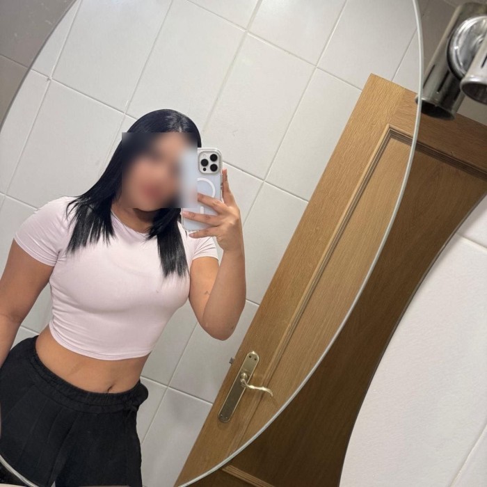 BRENDA VENEZOLANA EN ALMERIMAR, EL EJIDO FIESTERA
