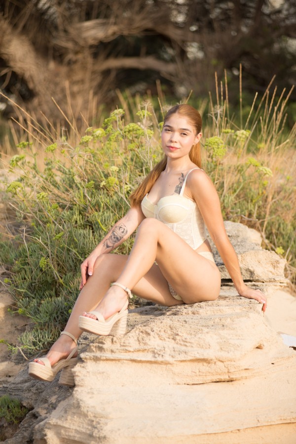 DELGADA Y IMPLICADA 24H DISPONIBLE-CALA DE BOU