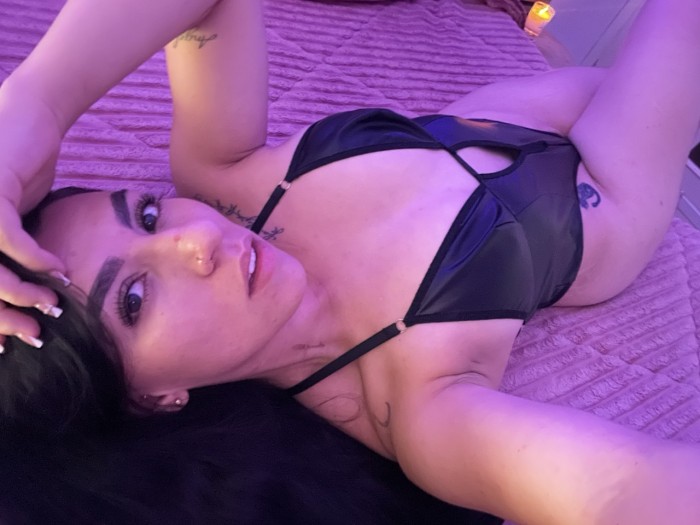 SOY MUY PERRA EN LA CAMA ME ENCANTA EL SEXO DURO