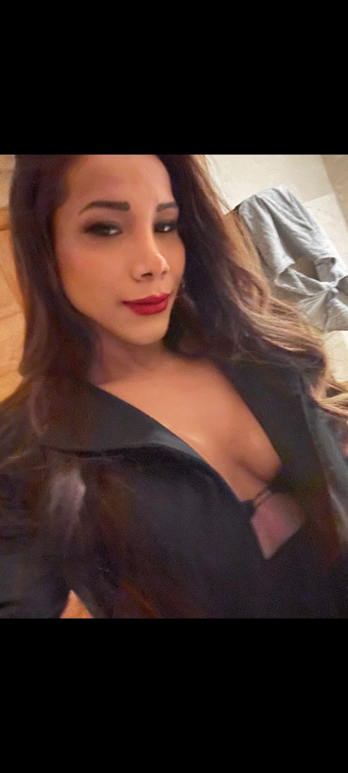 Latina Super Complaciente