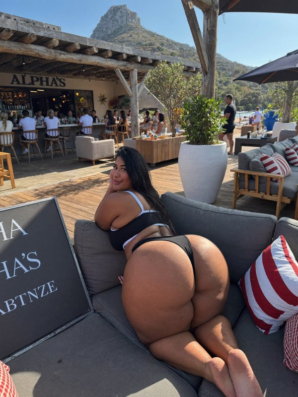 ESCORT BENIDORM 24 HORAS – PAULY CULAZO Y CURVAS