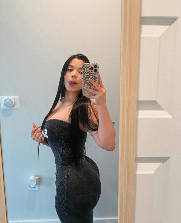 Jovencita Paraguaya llego nueva a España para disfrutar