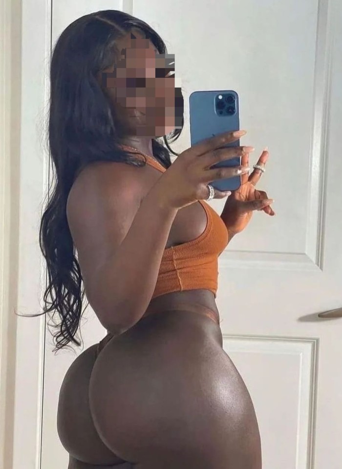 BOMMBA DE SEXO MORENAZA CACHONDA ARDIENTE