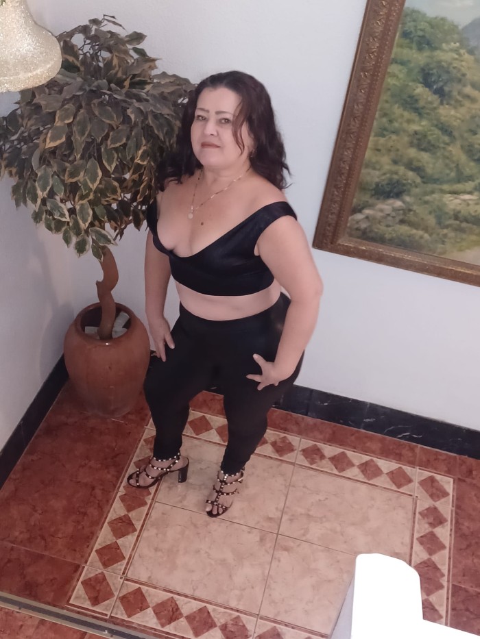 Madurita culona colombiana 24