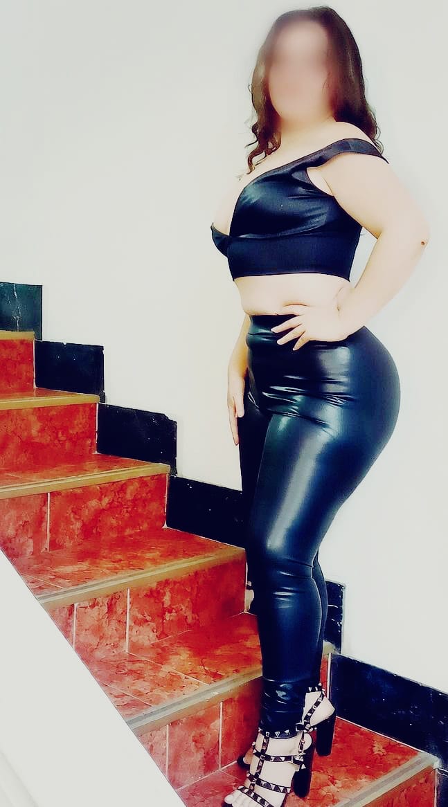 Madurita culona colombiana 24