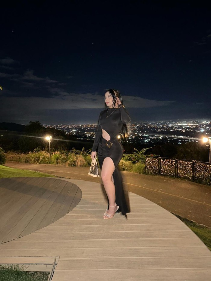 APASIONADA SENSUAL ARDIENTE DESEOSA DE SEXO
