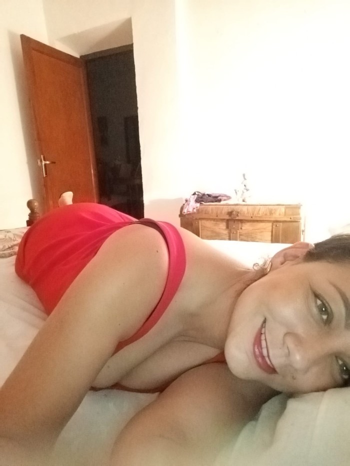Guapa jovencita disponible en la zenia