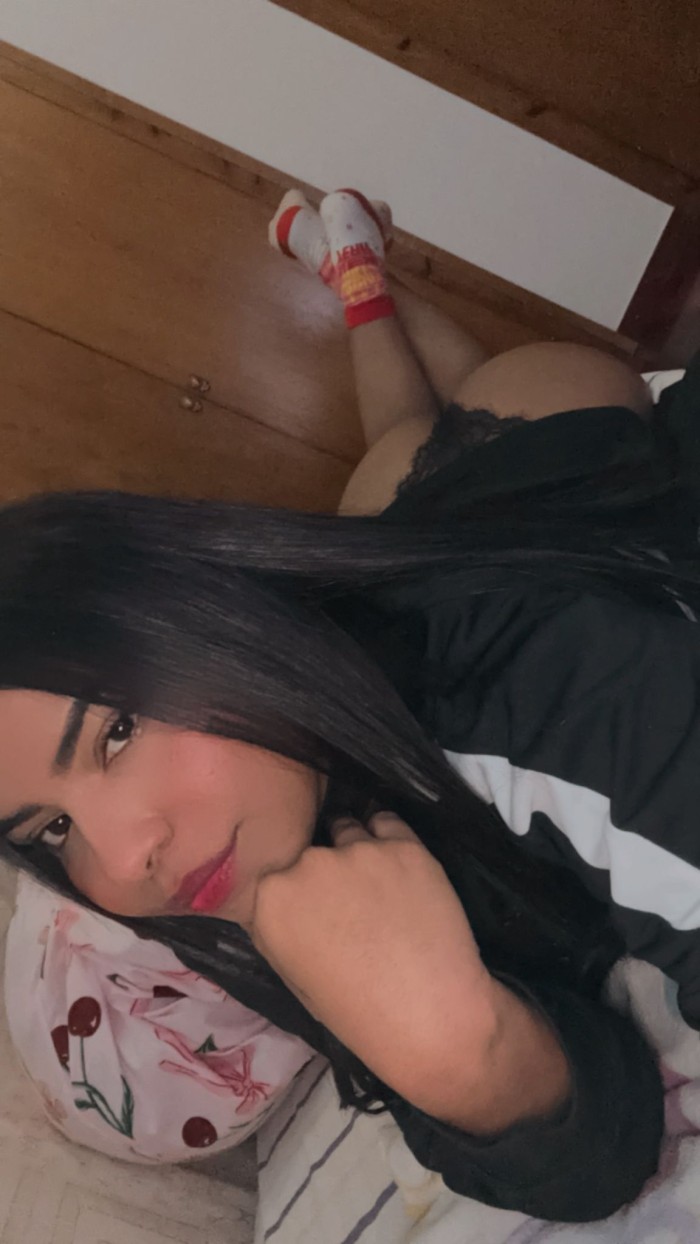 Caliente latina con ganas de ti