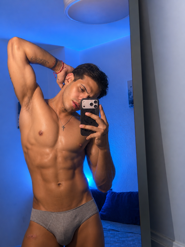 JOVEN FIESTERO XXL LATINO