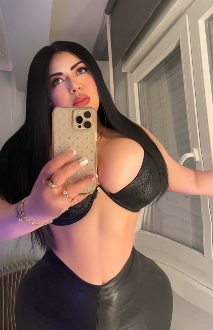 Culona tetona cachonda colombiana caliente completa