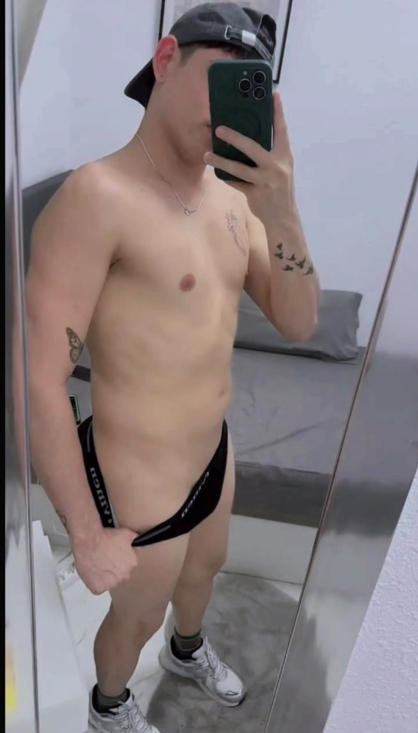 Fiestero dominante cachondo y muy sexy