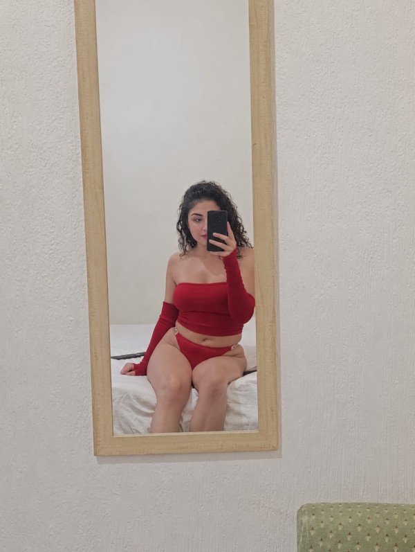 Hazme vivir una noche llena de placer, llámame