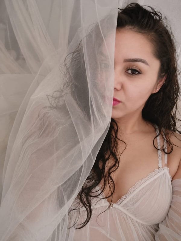 Hazme vivir una noche llena de placer, llámame