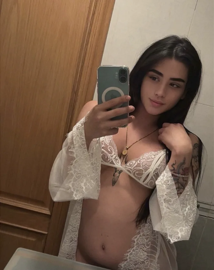 Trans venezolana muy dotada en Ibiza