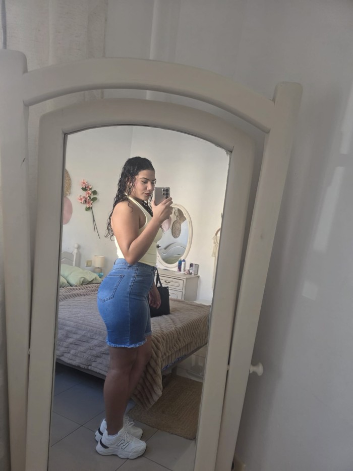 DISPONIBLE LINDA ESCORT JOVEN FIESTERA