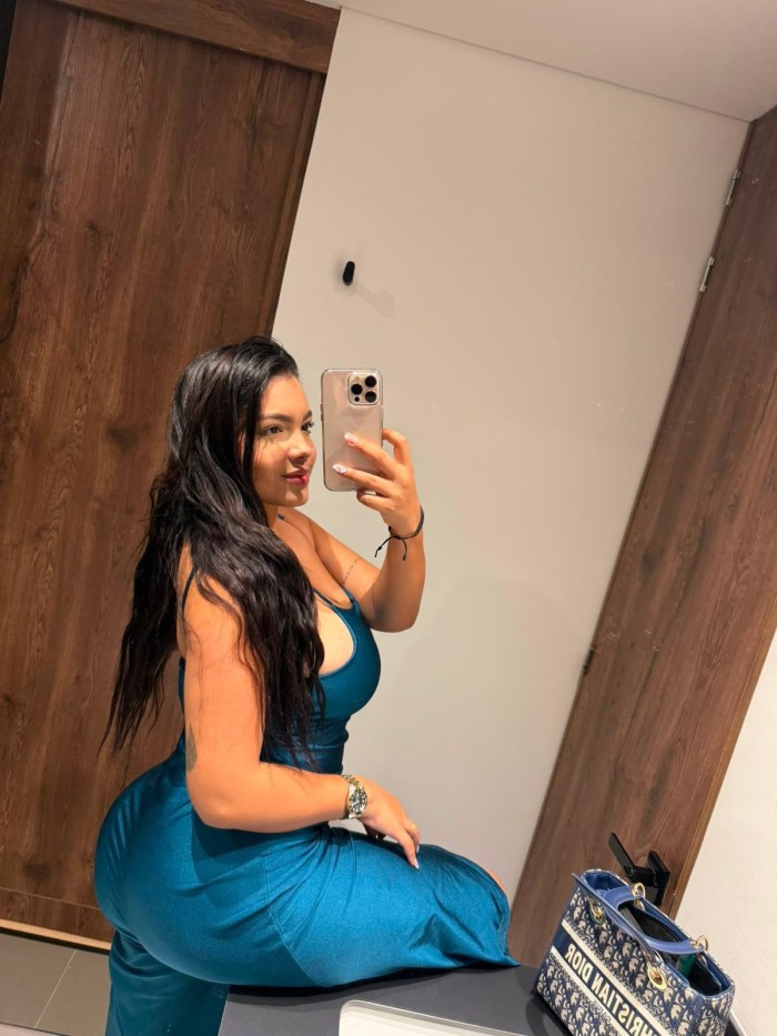 SARA COLOMBIANA MUY DIVERTIDA Y CALIENTE CON SITIO