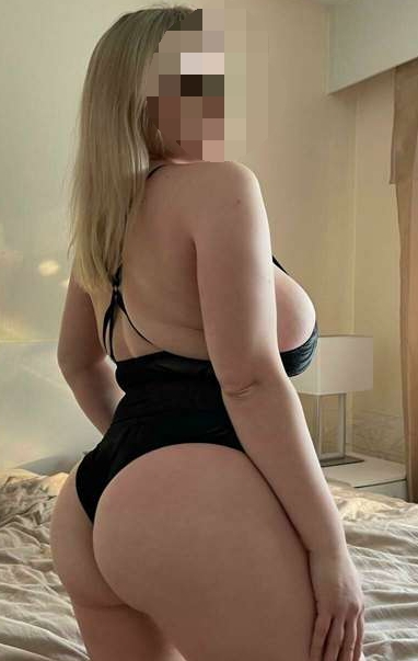 Rubia tetas XXL también videos hot