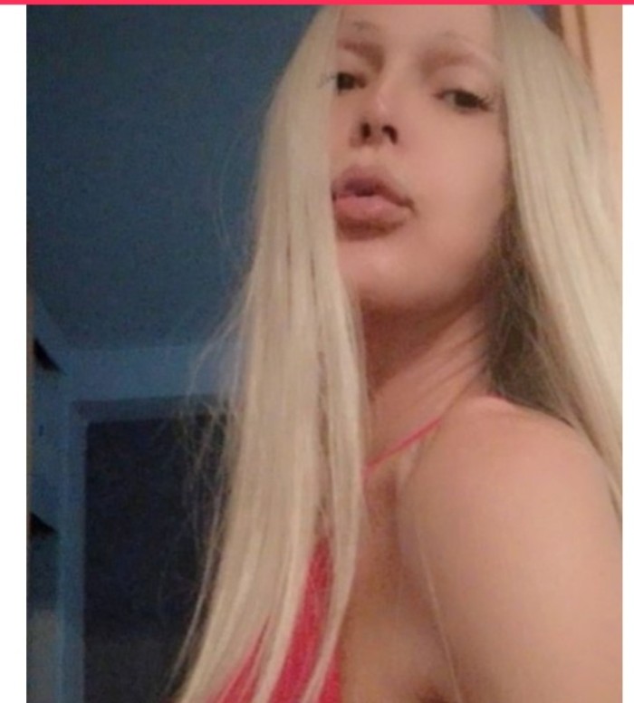 Trans elegante rubia en peñiscola