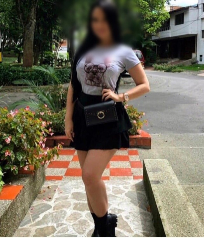 Joven guapa estoy aquí para dar lo mejor de mi