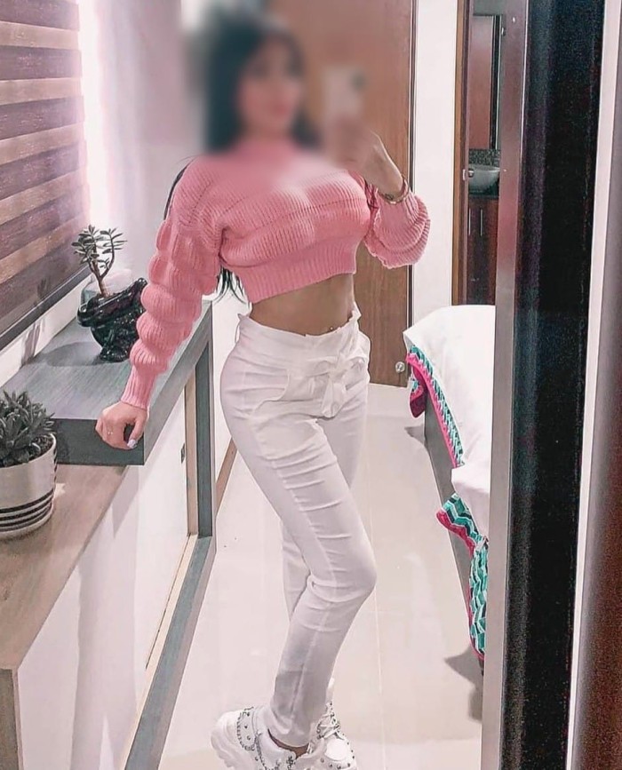Joven guapa estoy aquí para dar lo mejor de mi