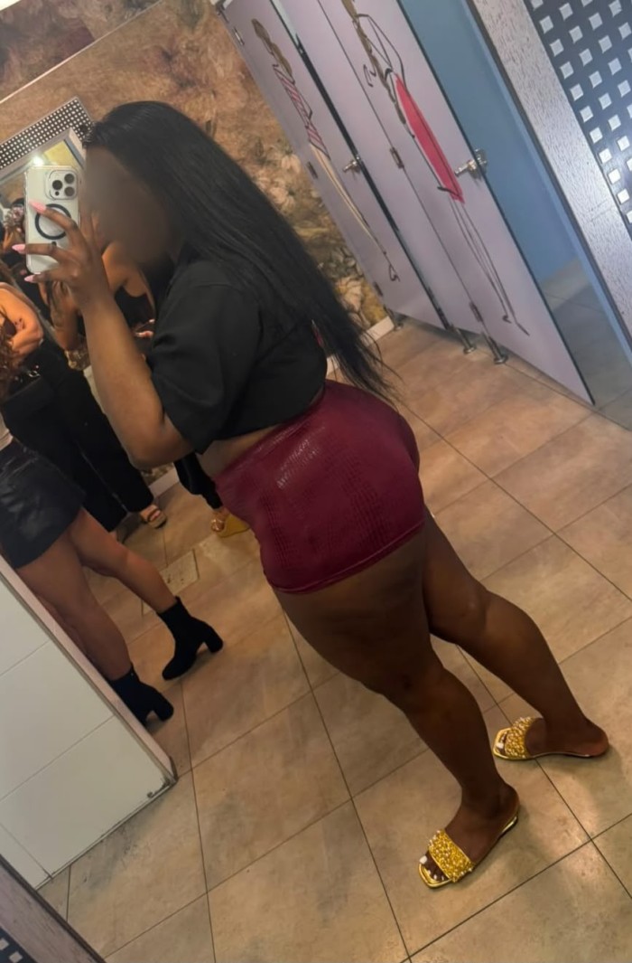 CARLA CHICA CARIÑOSA LLEGA EN TU CIUDAD