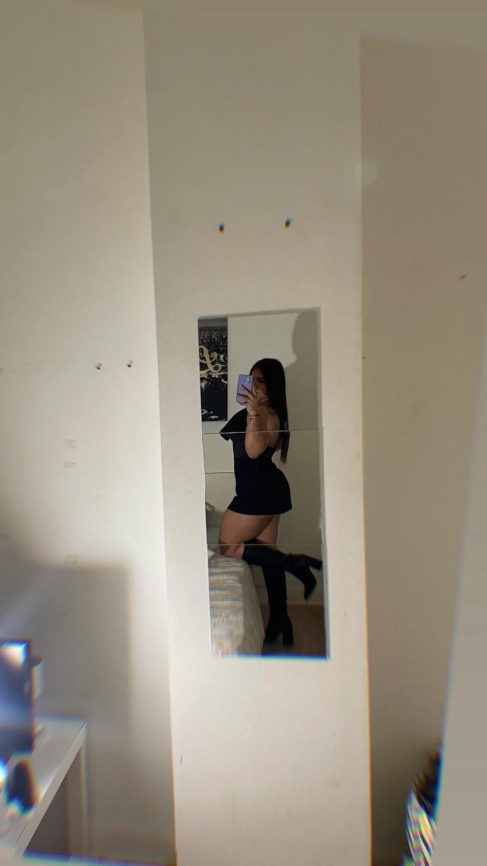 DIOSA DEL PLACER COMPLACIENTE EN MILAGROSA