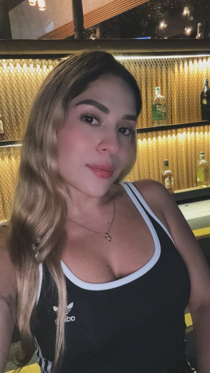 MIA COLOMBIANA MUY DIVERTIDA EN PUERTO BANÚS