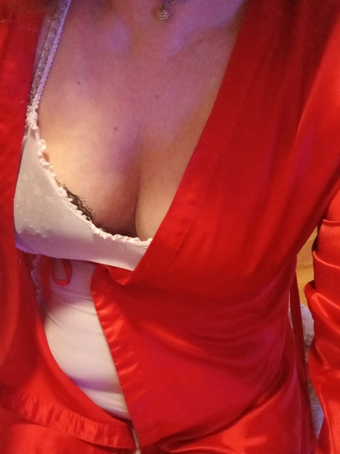 ANNY JYULY TRANS TRAGA POLLAS Y FIESTERA