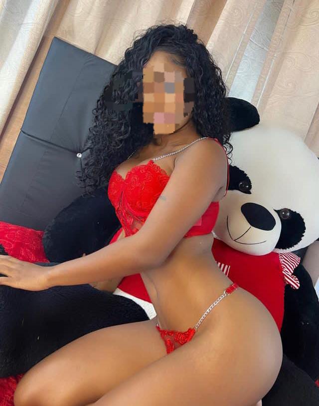 NIÑATA CON GANAS DE SEXO LUJURIA