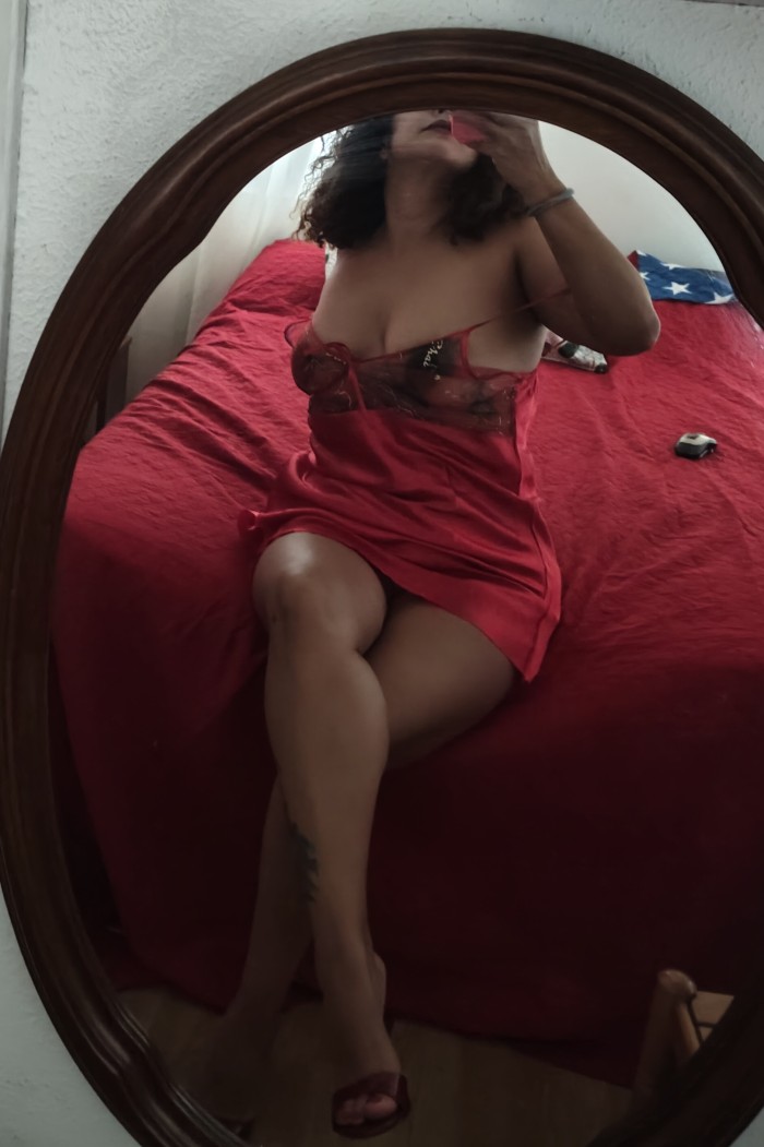 Mujer sencilla y comprensiva