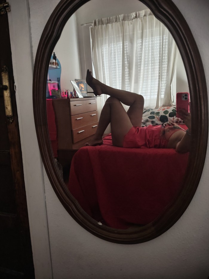 Mujer sencilla y comprensiva