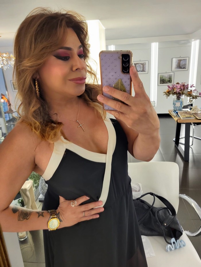 CHICA TRANS VIOLETA FERRER! ARDIENTE Y JUGUETONA EN FUENGIROLA