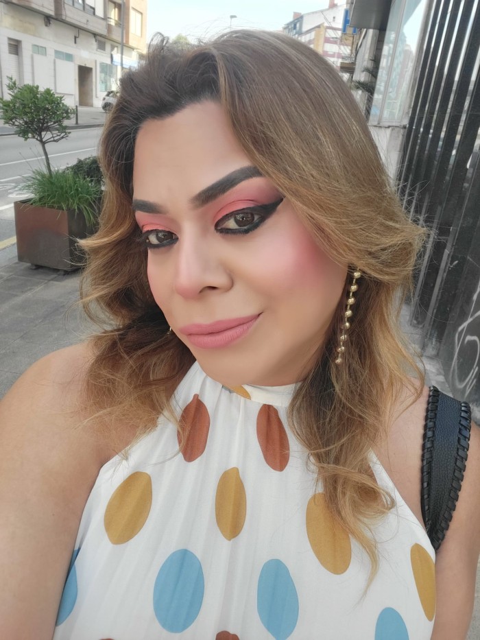 CHICA TRANS VIOLETA FERRER! ARDIENTE Y JUGUETONA EN FUENGIROLA