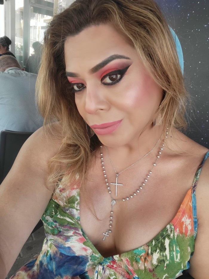 CHICA TRANS VIOLETA FERRER! ARDIENTE Y JUGUETONA EN FUENGIROLA