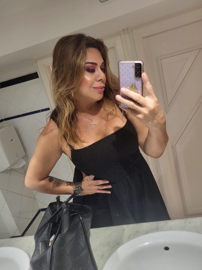 CHICA TRANS VIOLETA FERRER! ARDIENTE Y JUGUETONA EN FUENGIROLA