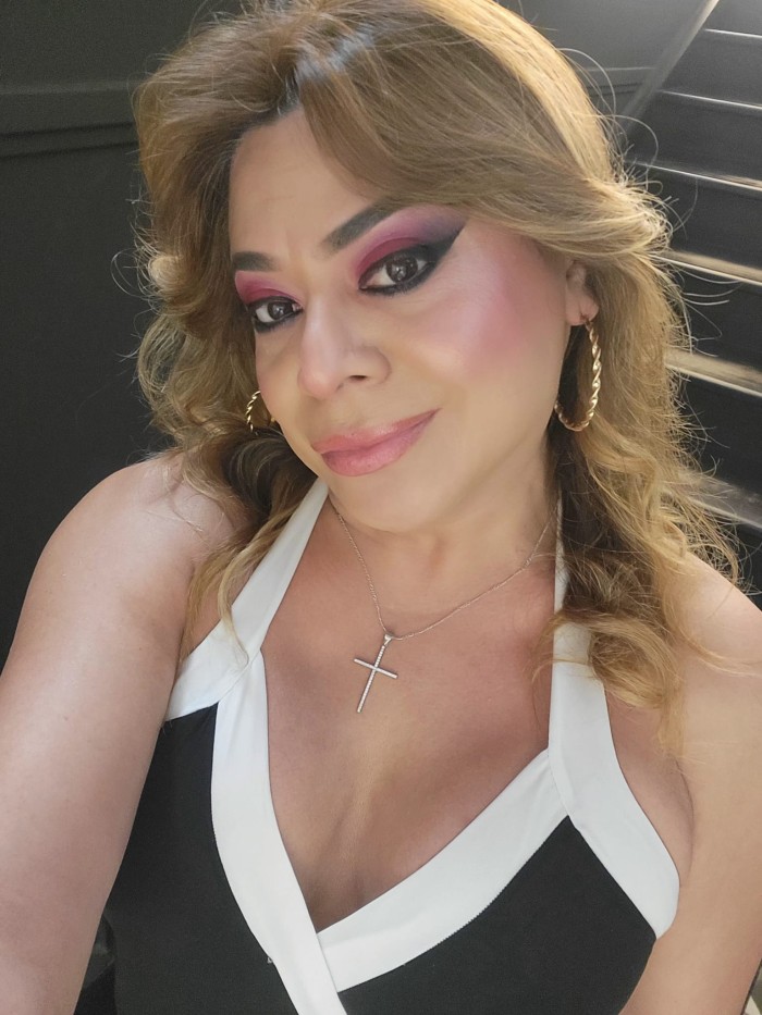 CHICA TRANS VIOLETA FERRER! ARDIENTE Y JUGUETONA EN FUENGIROLA
