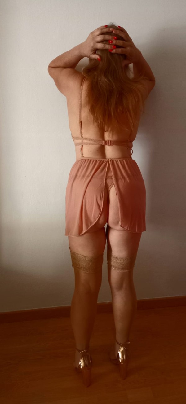 MAICA MADURITA LATINA SEXY Y CACHONDA MUY IMPLICADA Y COMPLACIENTE