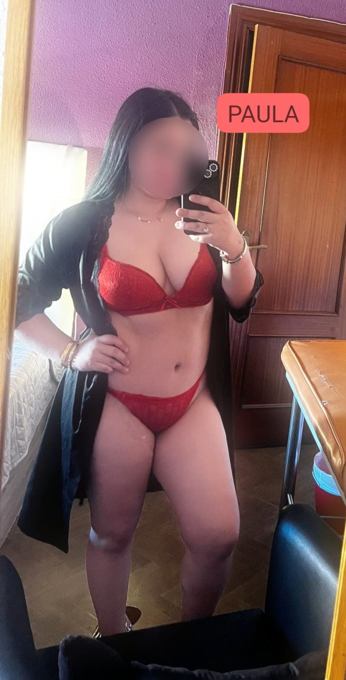 COLOMBIANA JOVENCITA, BELLA Y MUY CALIENTE