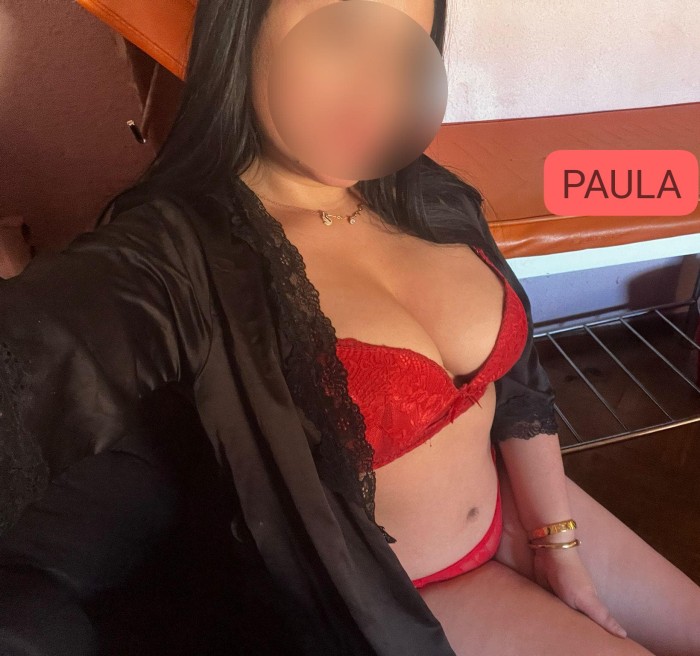 COLOMBIANA JOVENCITA, BELLA Y MUY CALIENTE