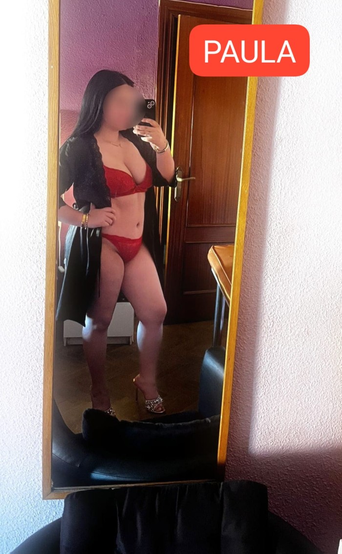 COLOMBIANA JOVENCITA, BELLA Y MUY CALIENTE