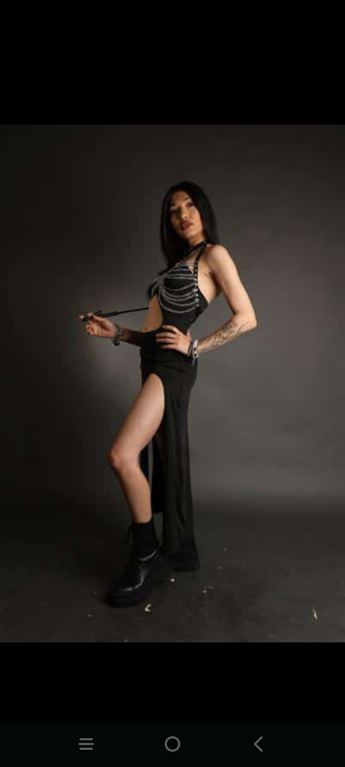 AMA ZIRA DOMINANTE BDSM