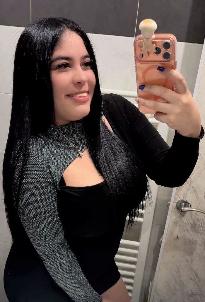 Daniela tú mejor compañía ven y diviértete