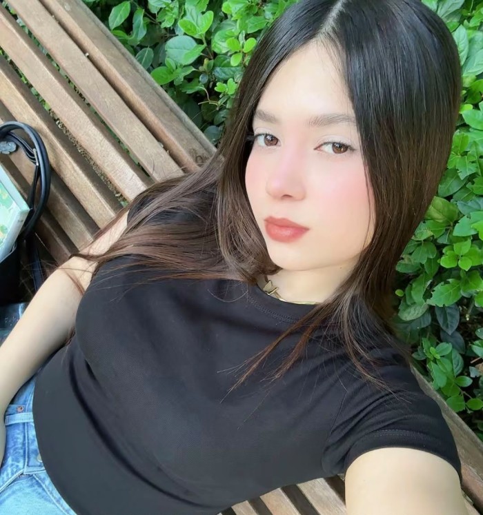 NOVEDAD KAROL EN EIXAMPLE! JOVENCITA VICIOSA FIESTERA MORBOSA Y DISCRETA
