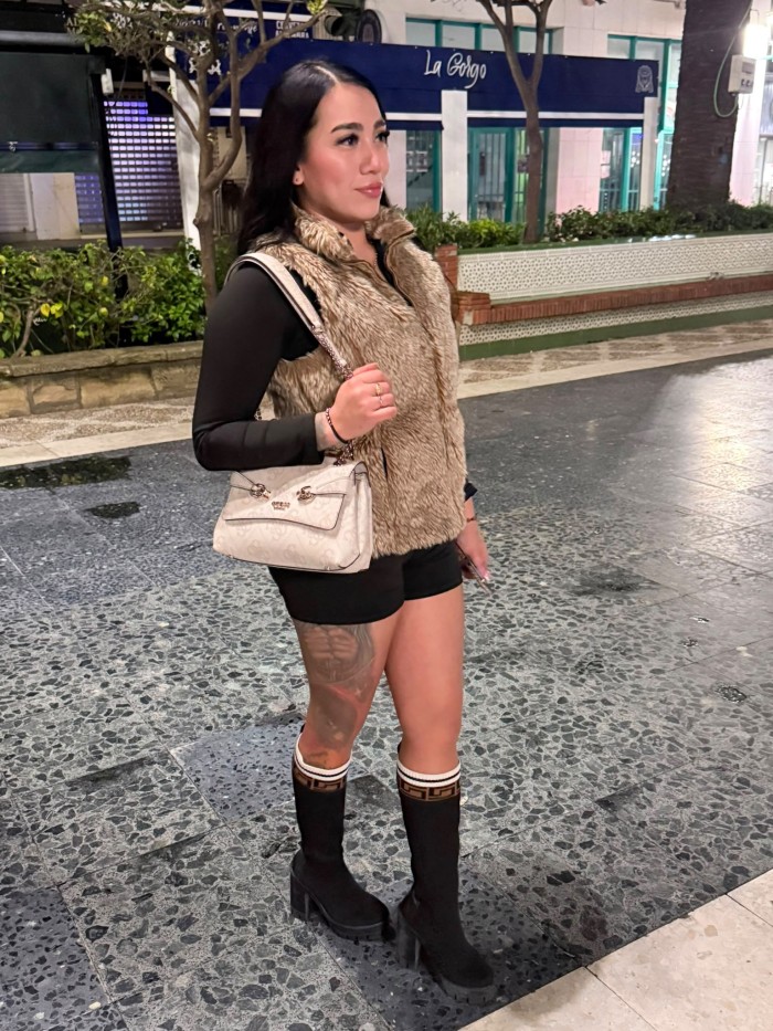 cuerpo y una cara super espectacular de encanto