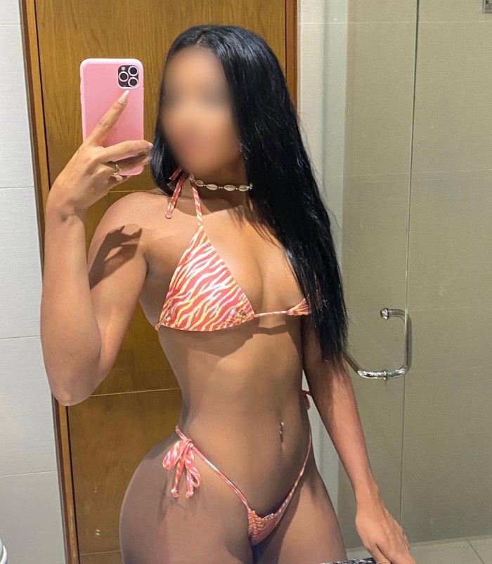 EN ISLA CHICA VOLCAN DE SEXO DISPUESTA AL PLACER